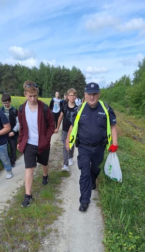 Sprzątanie szlaku Ciuchci Ponidzie