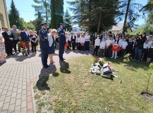 uroczyste wkopanie Dębów Pamięci i odsłonięcie tablic