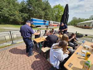 sprzątanie szlaku Ciuchci Ponidzie i ścieżki rowerowej