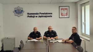 uczestnicy wideokonferencji z Komendy Powiatowej Policji w Jędrzejowie